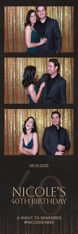 photo-booth-mississauga-group Group photo at a Mississauga photo booth event